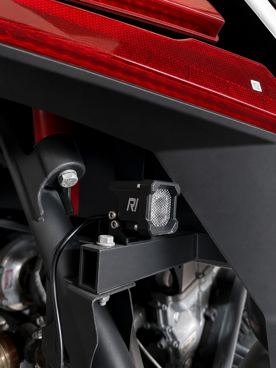 RI-2 White Flood Lights