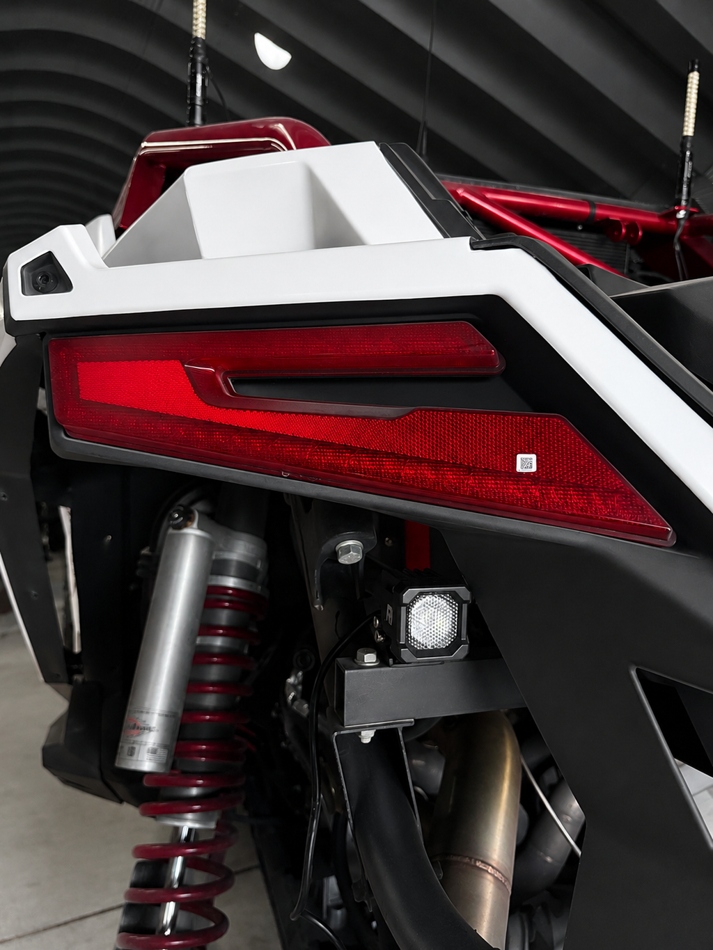 RI-2 White Flood Lights